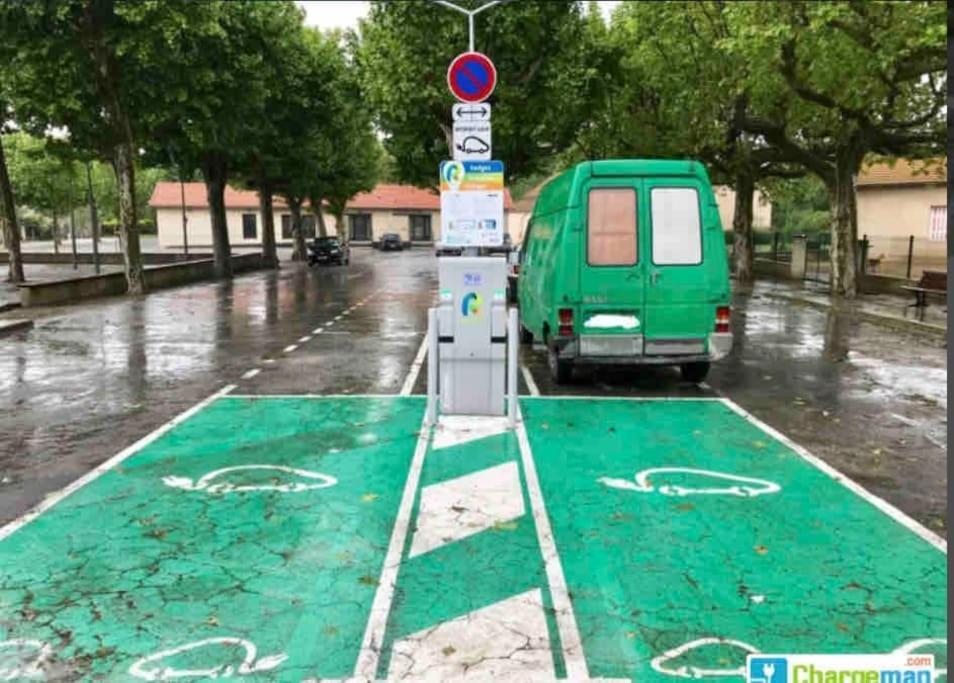 Maison Atypique Dans Circulade Bram Exteriér fotografie