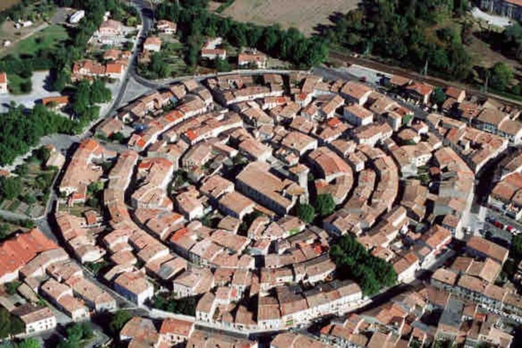 Maison Atypique Dans Circulade Bram Exteriér fotografie